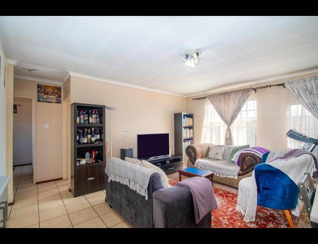 2 BEDROOM APARTMENT FOR SALE IN WELTEVREDEN PARK